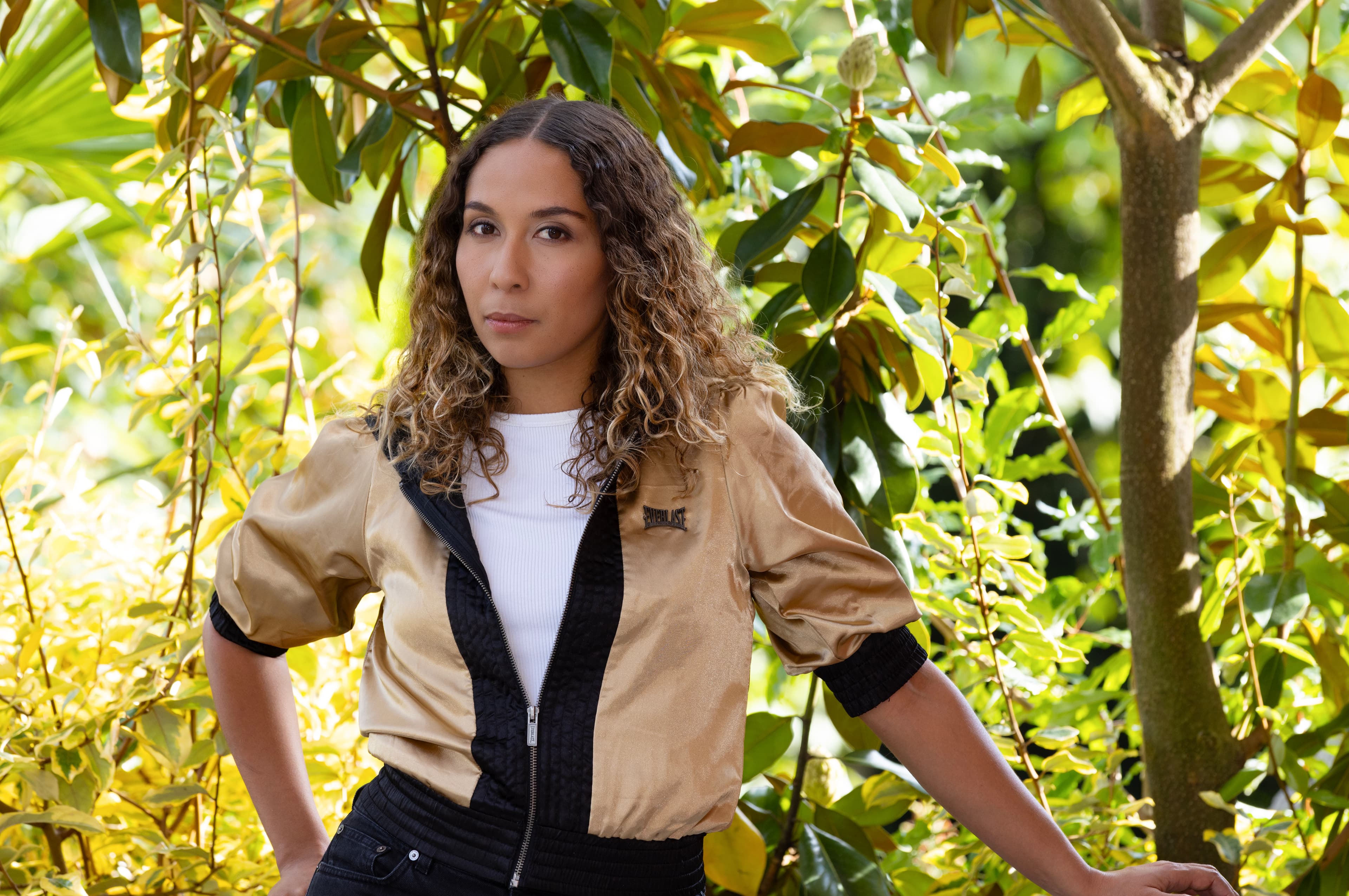 Porträt von Nora Osagiobare, fotografiert von Barbara Sigg